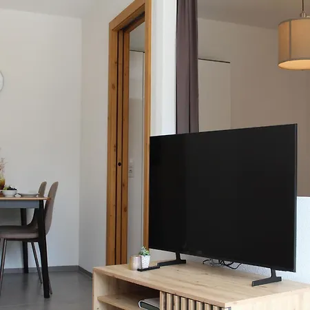Modern In The Tyrolean Mountains 弗利斯